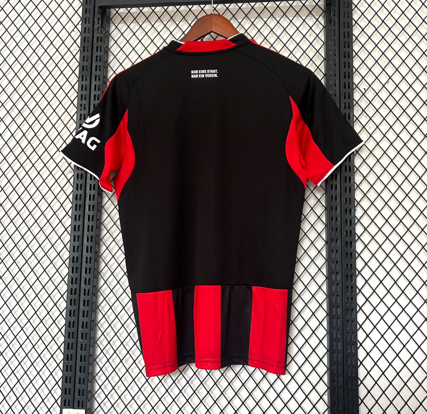 Eintracht Frankfurt 2025/2026 Home Jersey