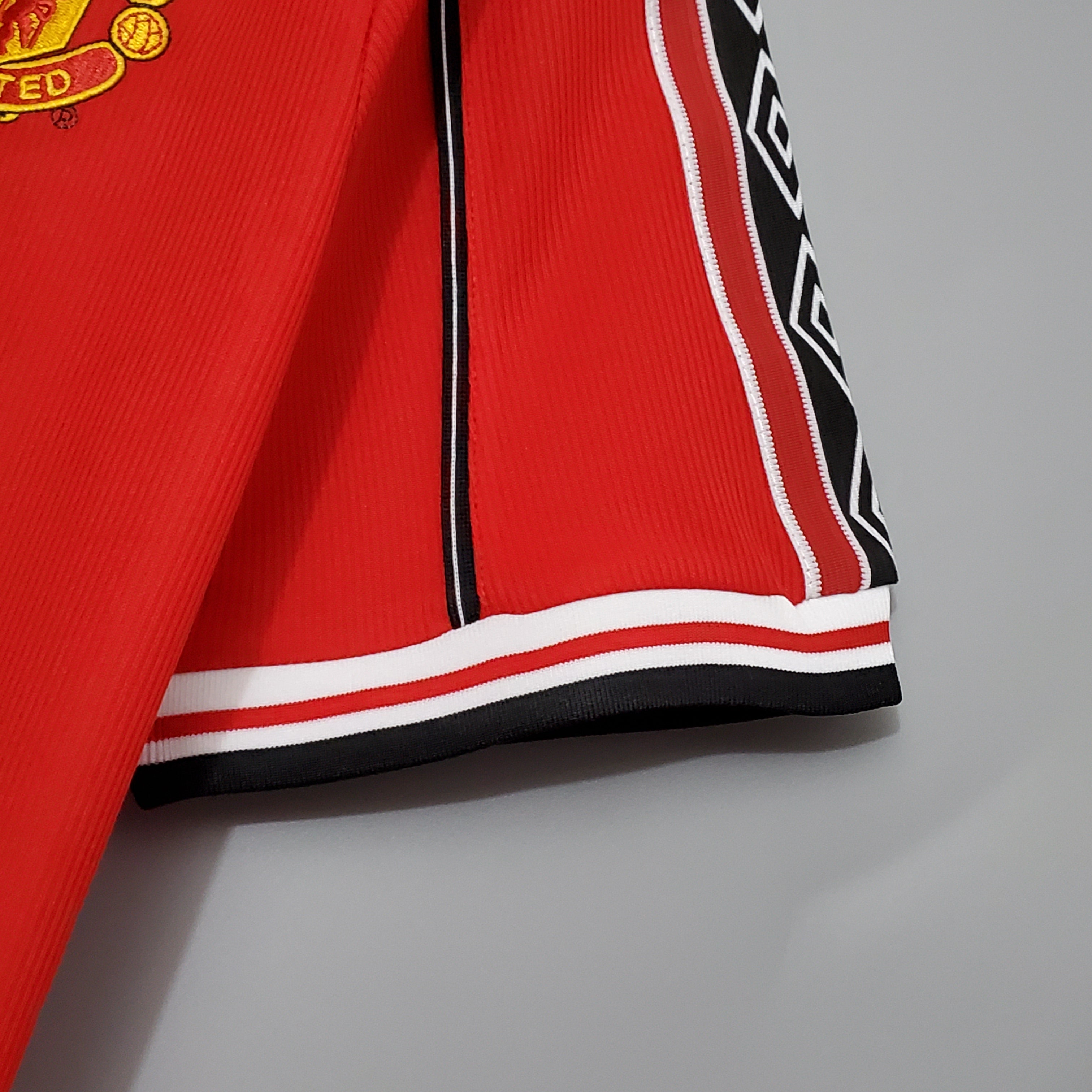 1998 – 1999 Manchester united  Home retro kit
